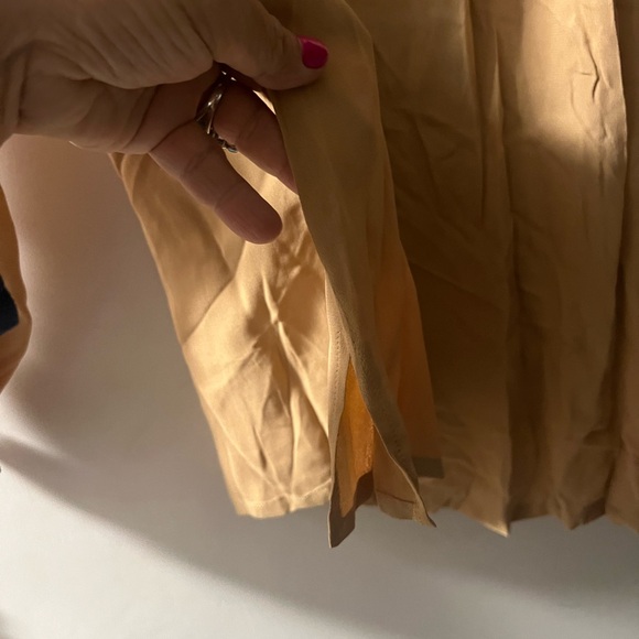 Elegant Givenchy silky Camel Top - Picture 4 of 9